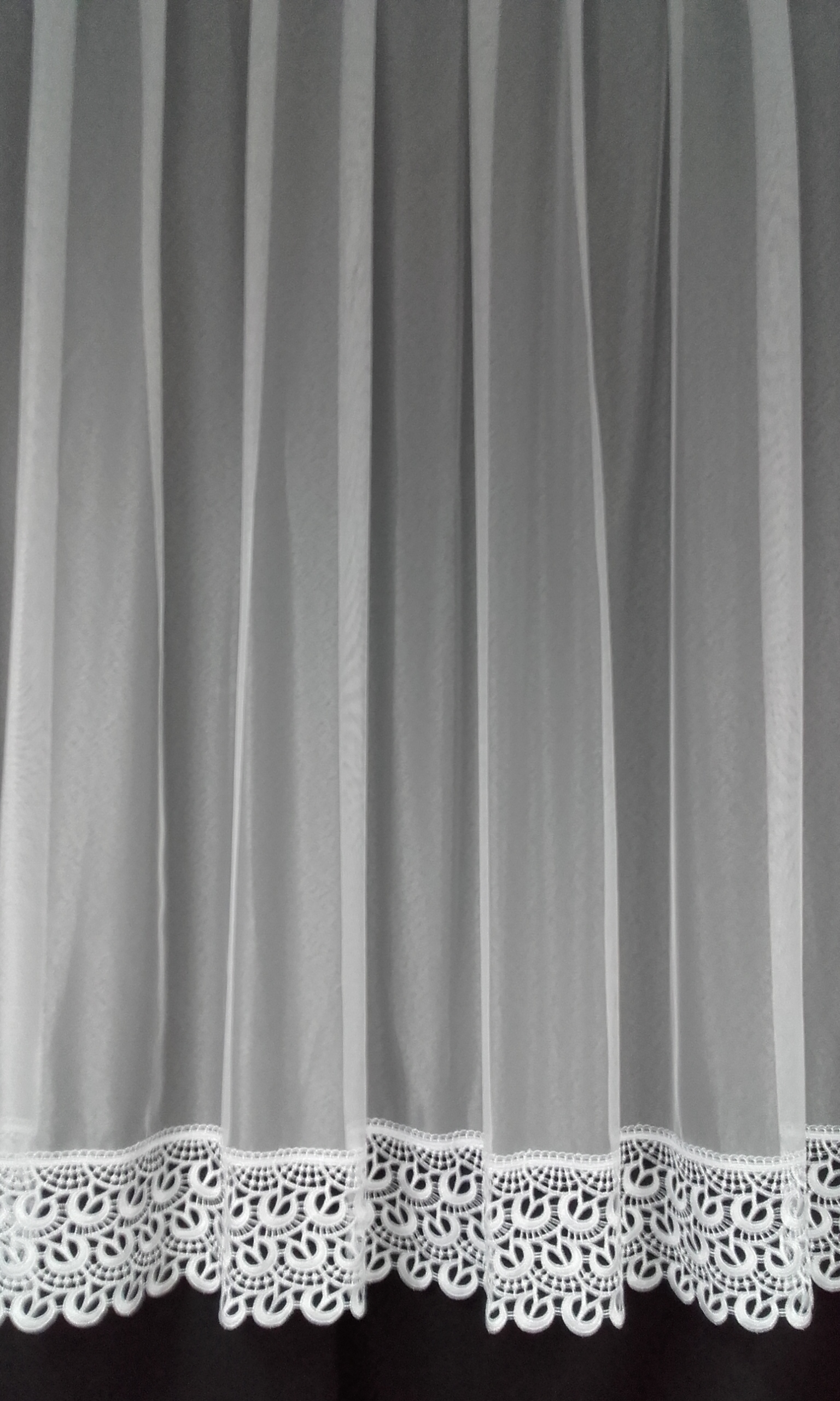 Krajková záclona-obluková alebo rovná